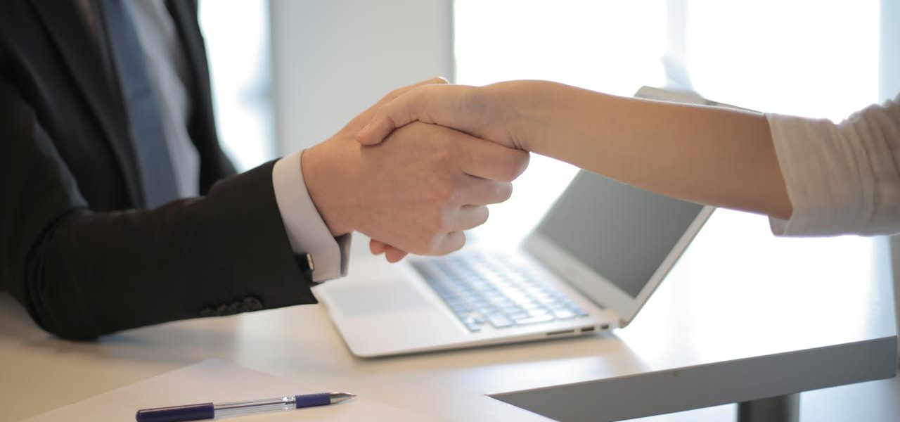 Cele mai bune practici pentru managementul afacerii tale mici