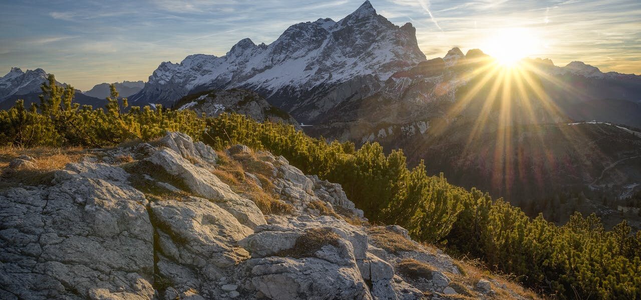 Destinații montane de vis pentru excursii și drumeții